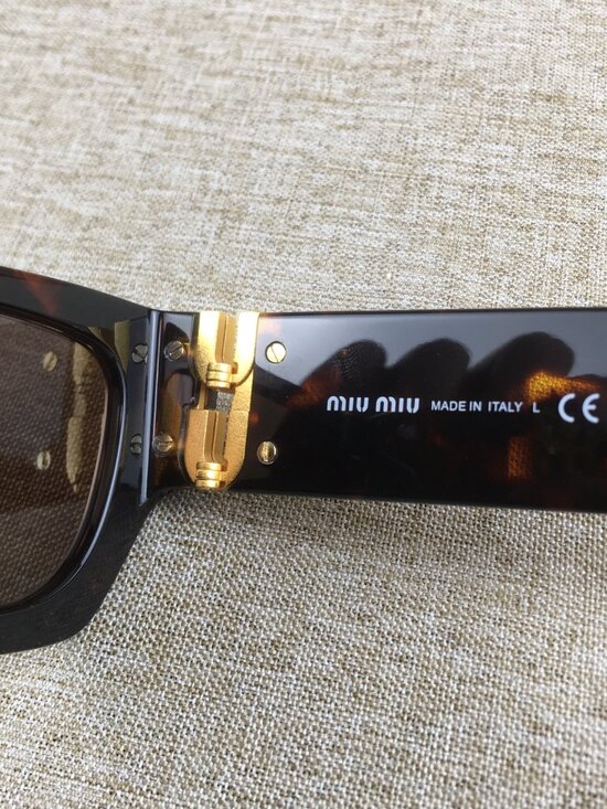 NWT Miu Glimpse sunglasses